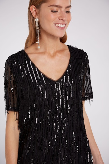 T-shirt with fringes and sequins