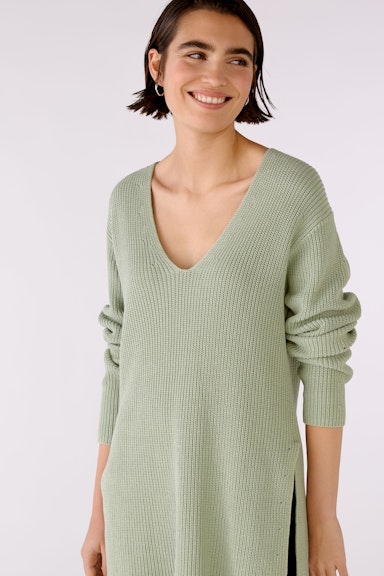 Knitted jumper in long form