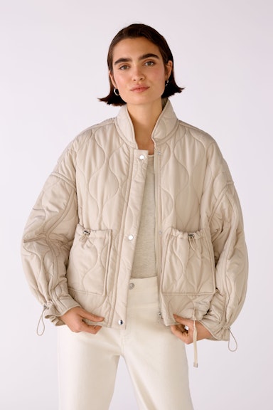 Outdoor jacket with stand-up collar