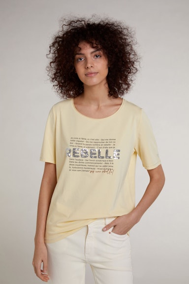 T-shirt with French text