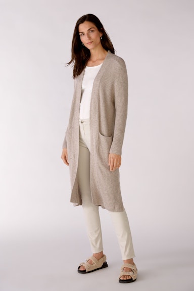 Long-sleeved shirt with round neckline