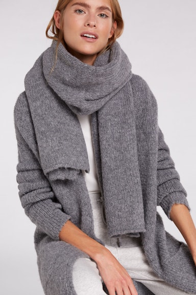 Knitted scarf lang