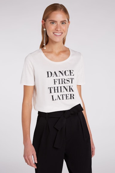 T-shirt with statement