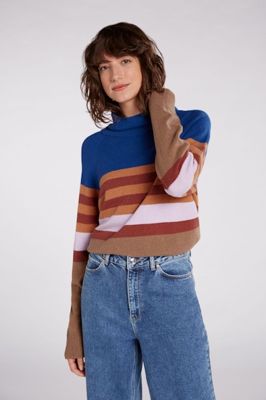 Pullover mit grafischen Streifen