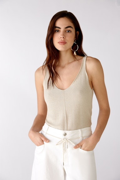 Knitted top with V-neck