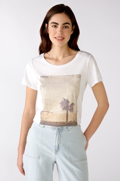 T-shirt with ornamental stones