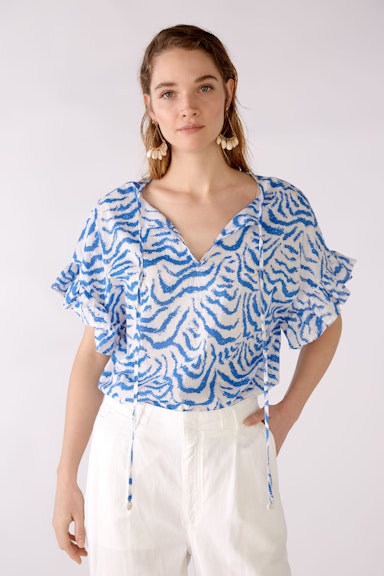 Blouse with wave motif