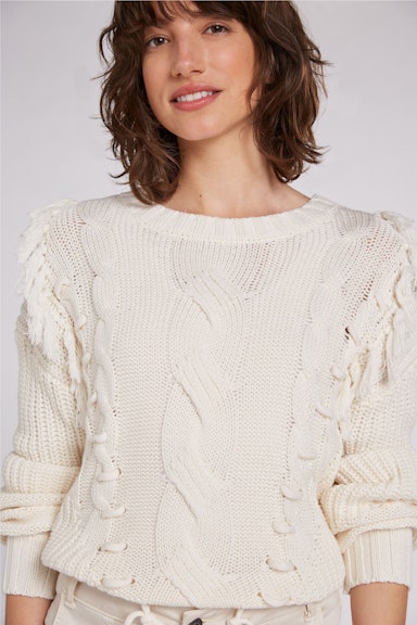 Knitted jumper with cable stitch