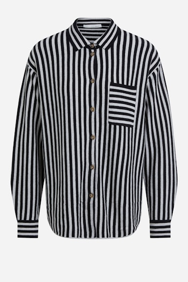 Knitted shirt striped