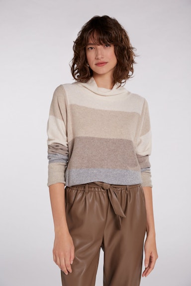 Jumper with colour block stripes