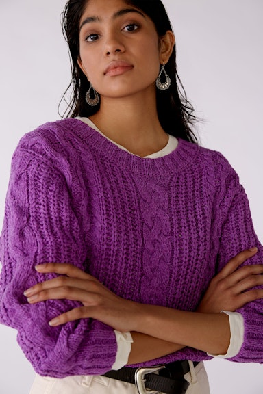 Knitted jumper with cable knit