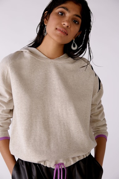 Knitted hoodie made from organic cotton