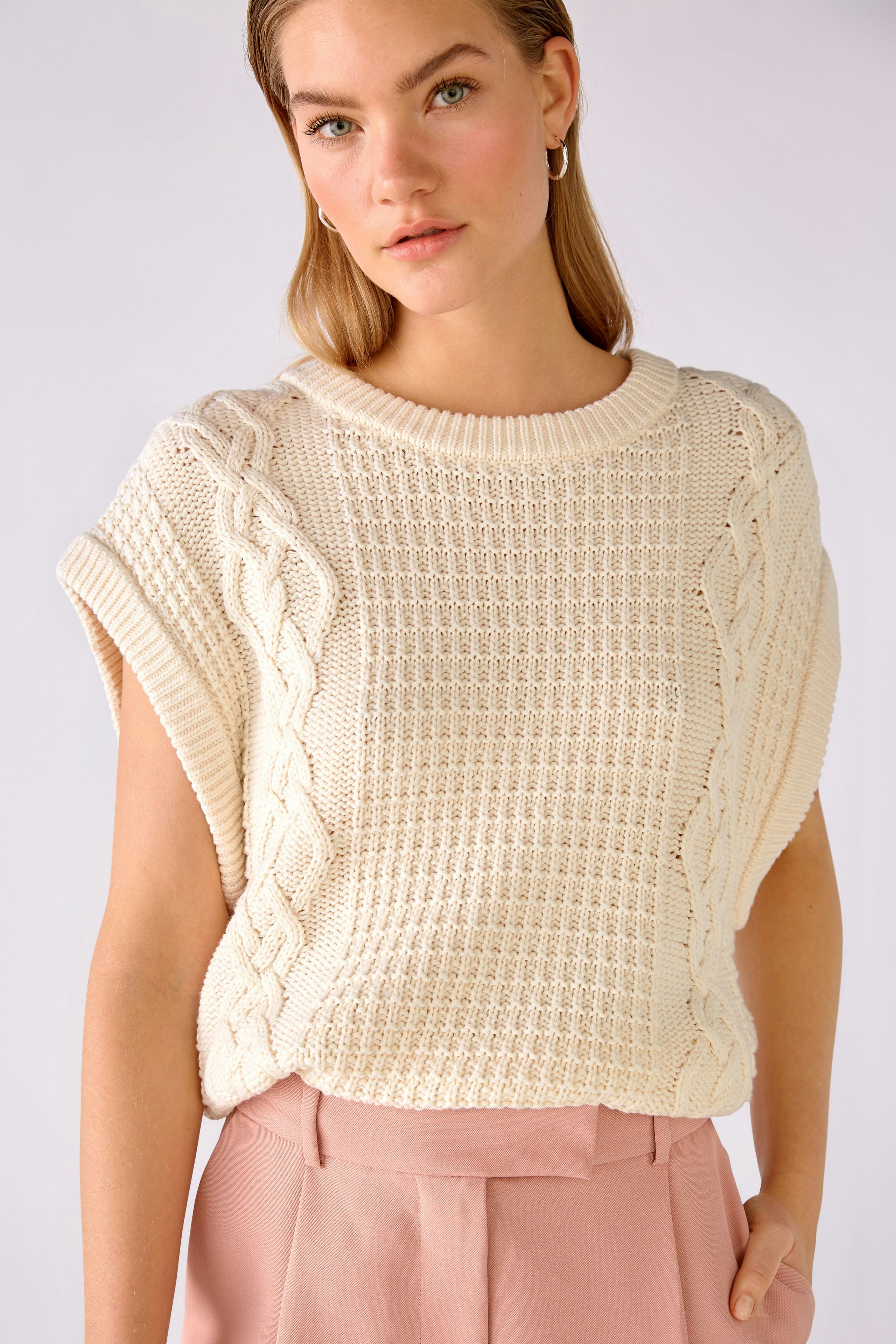 Knitted slipover in cable knit | OUI 