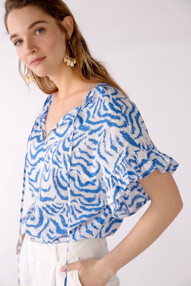 Blouse with wave motif