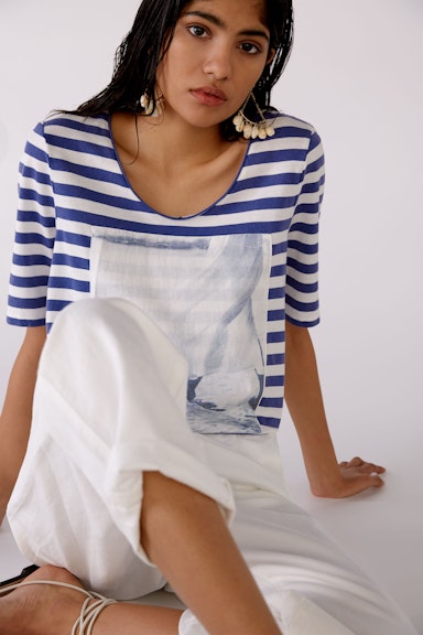 Bild 7 von T-shirt with placed photo print in white blue | Oui