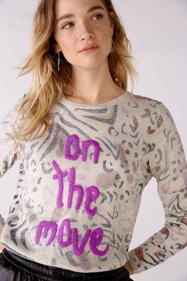 Jumper with knitted-in wording