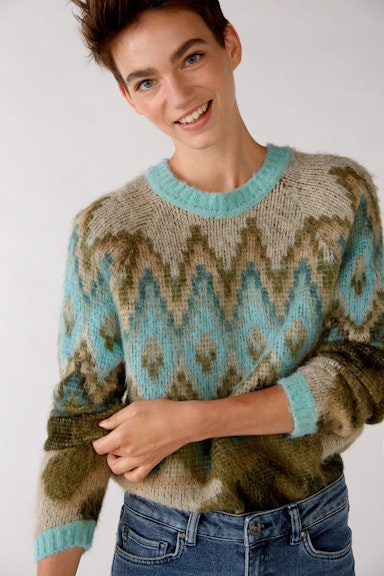 Knitted jumper knitted in jacquard