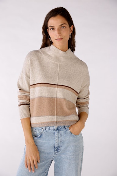 Knitted jumper with stand-up collar
