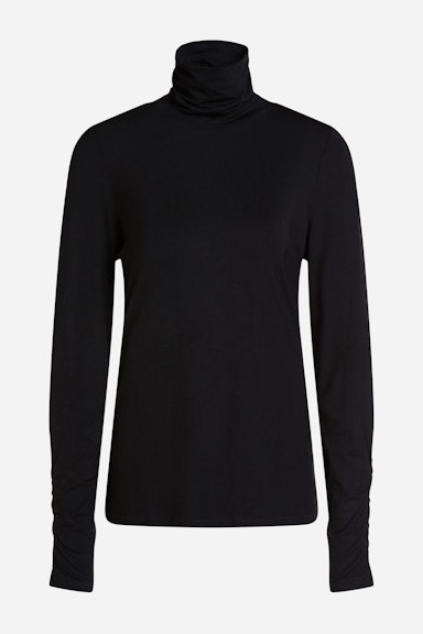Long-sleeved shirt with turtleneck