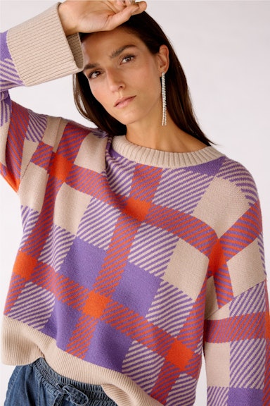Knitted jumper with check pattern