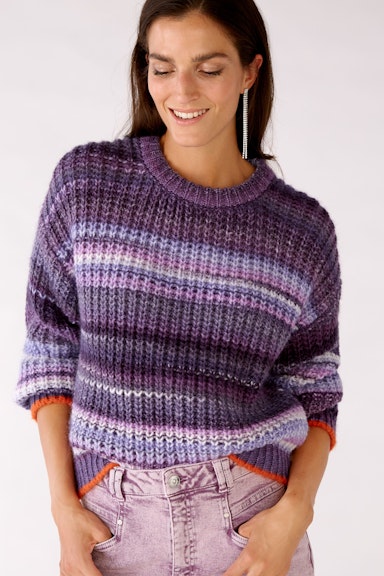 Knitted jumper with space-dyed colouring