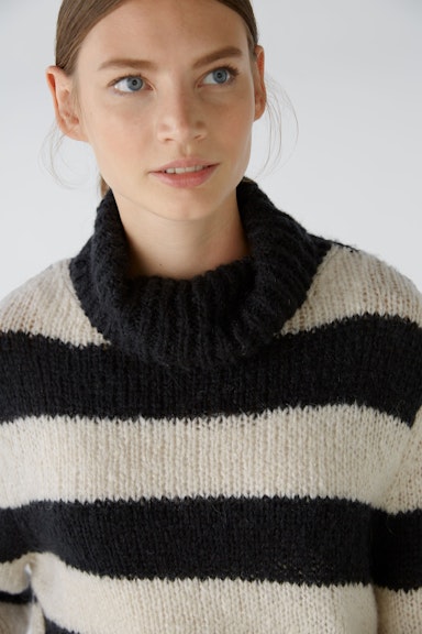 Bild 4 von Jumper with wool and mohair in black camel | Oui
