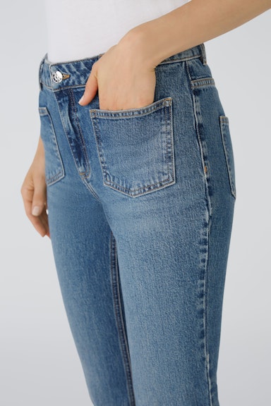 Bild 4 von THE FLARED Jeans Easy Kick, mid waist, regular in darkblue denim | Oui