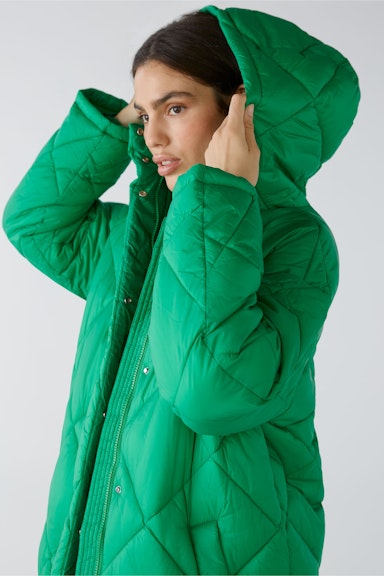 Bild 6 von Quilted coat  with backpack function in green | Oui