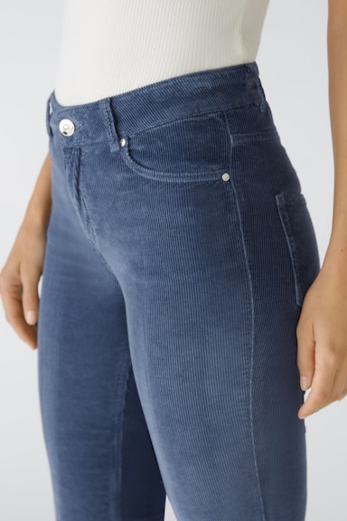 Bild 4 von Corduroy trousers EASY KICK mid waist, cropped in vintage indigo | Oui