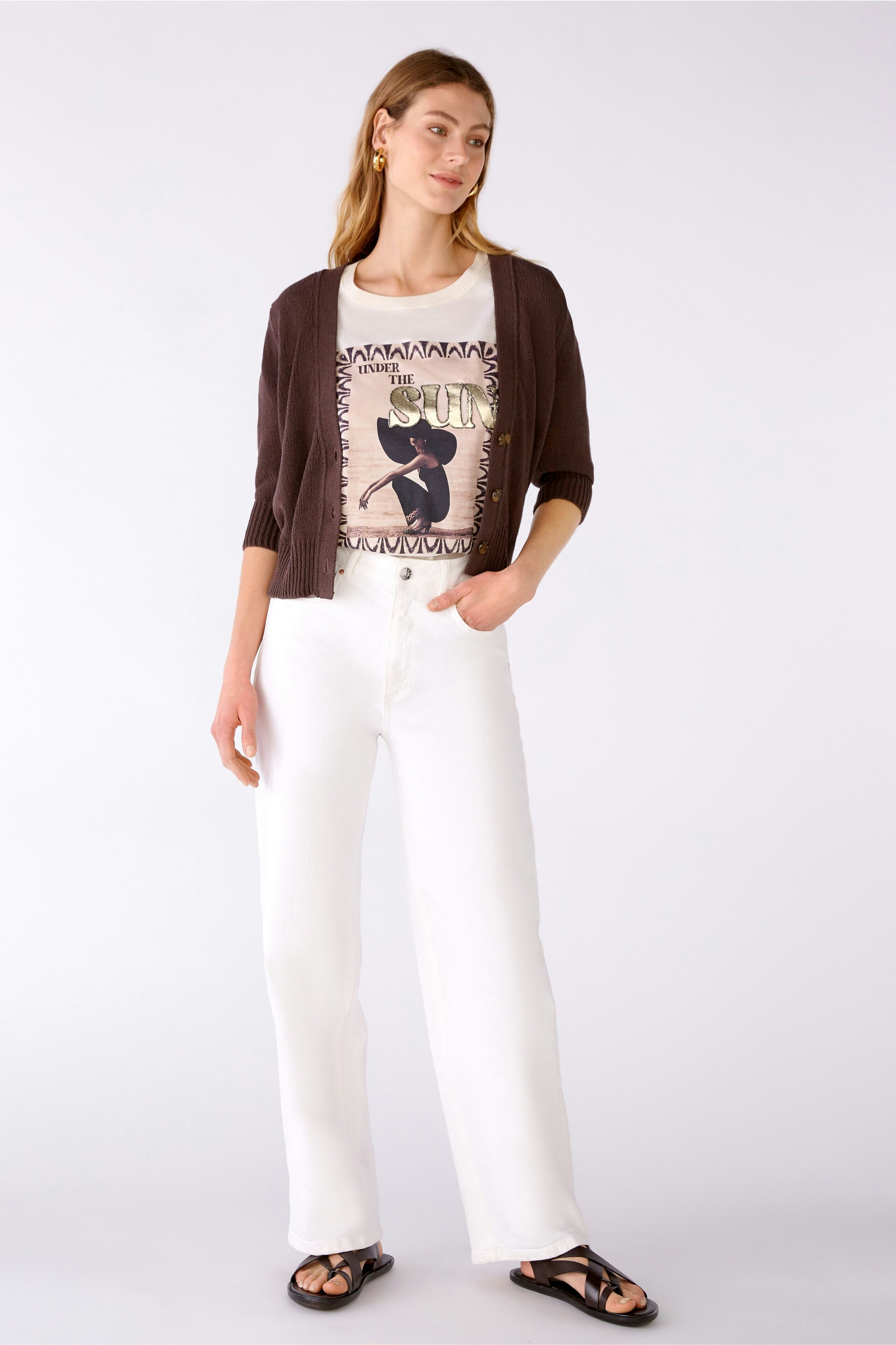 Bild 1 von T-Shirt Motiv Dekoration in Handarbeit in light stone | Oui