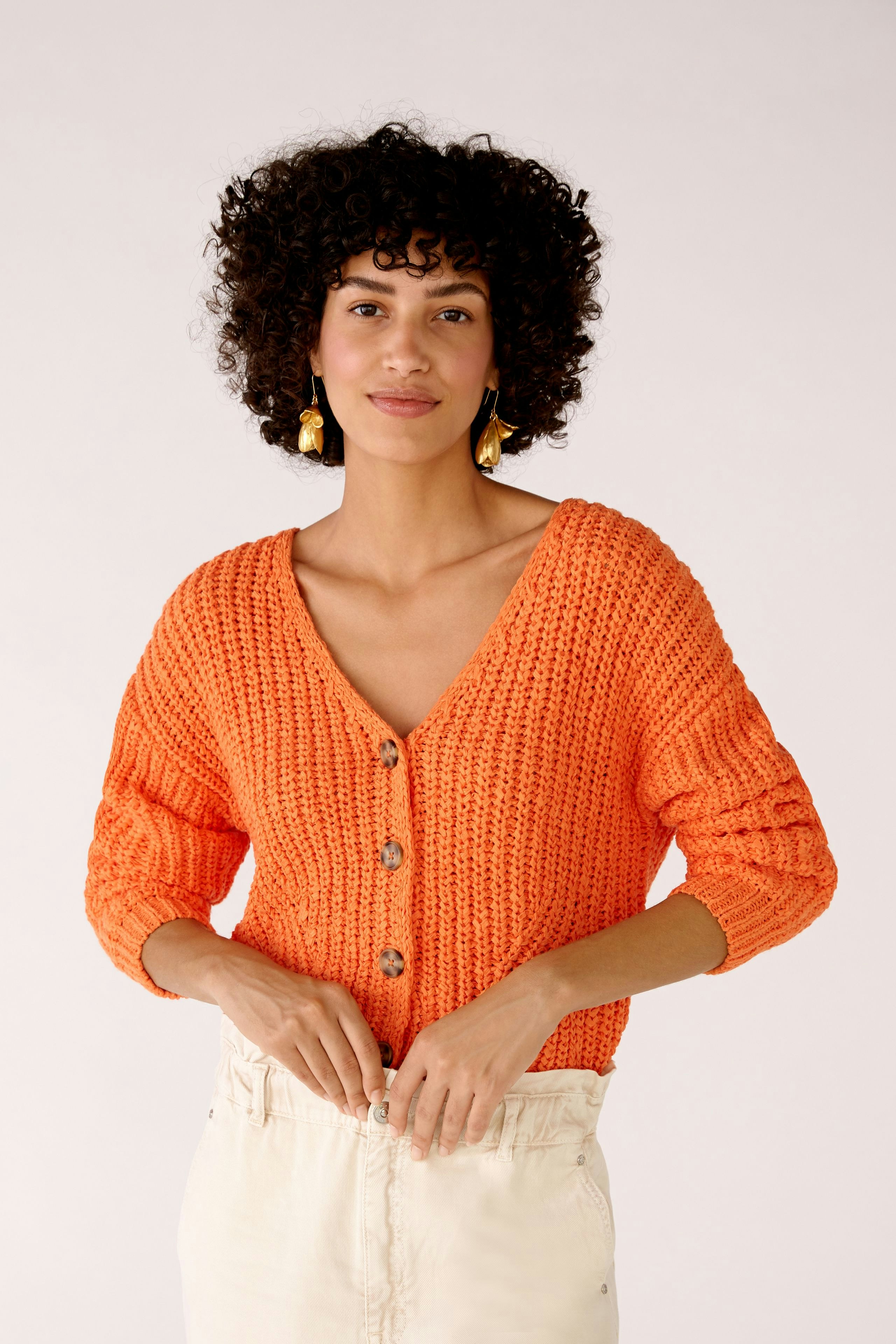 Bild 2 von Strickjacke in verkürzter Länge in vermillion orange | Oui