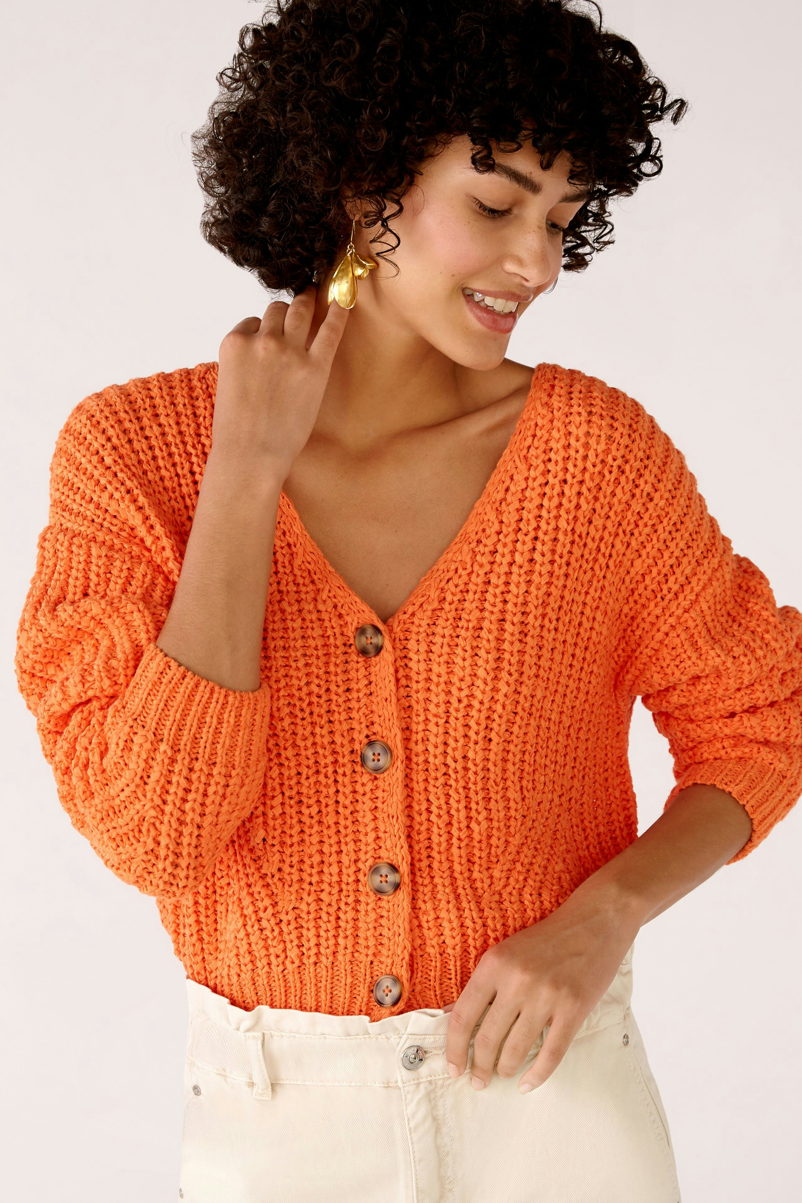 Bild 5 von Strickjacke in verkürzter Länge in vermillion orange | Oui