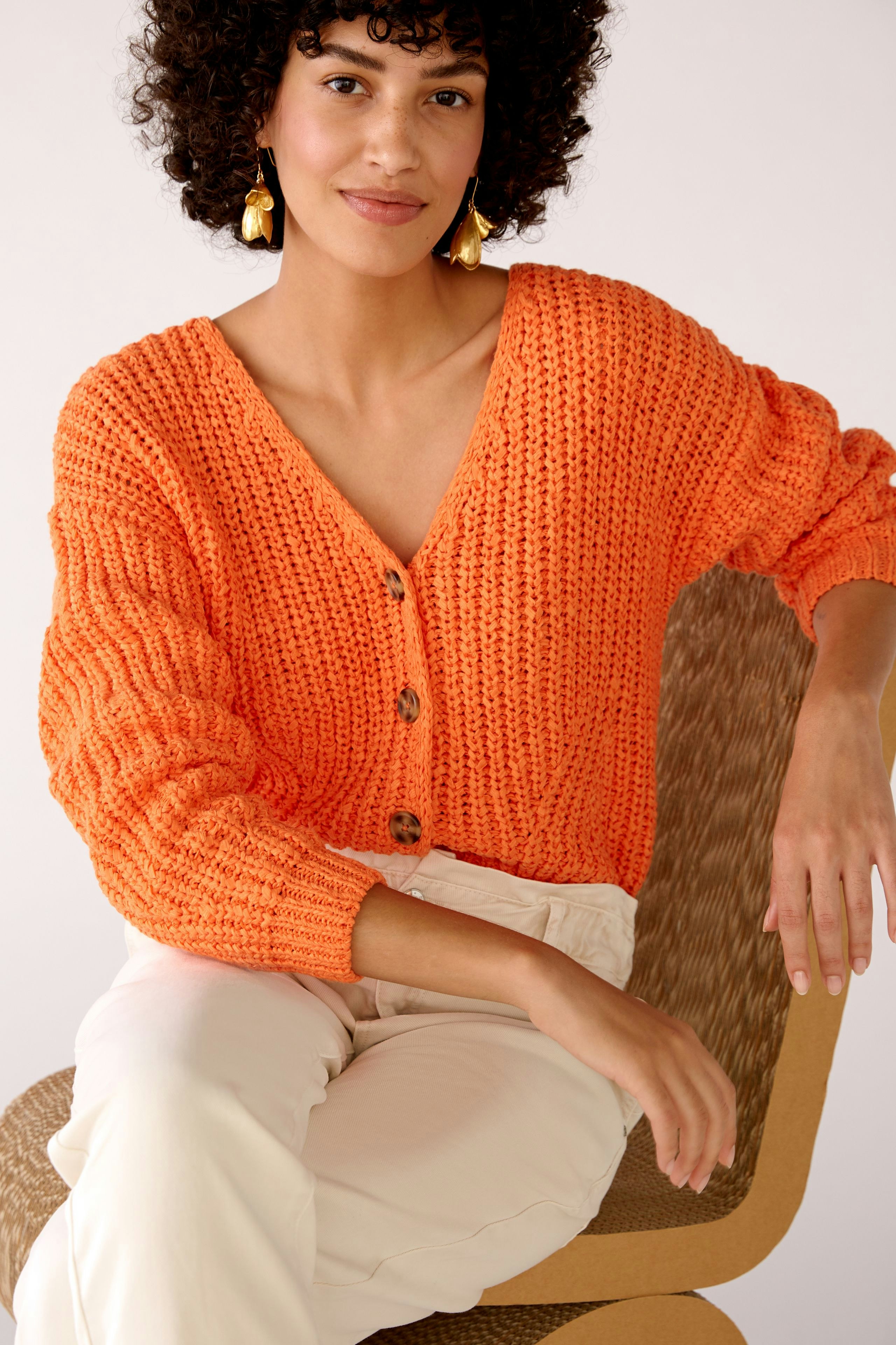 Bild 6 von Strickjacke in verkürzter Länge in vermillion orange | Oui