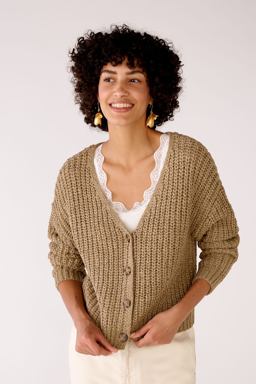 Bild 3 von Strickjacke in verkürzter Länge in elmwood | Oui