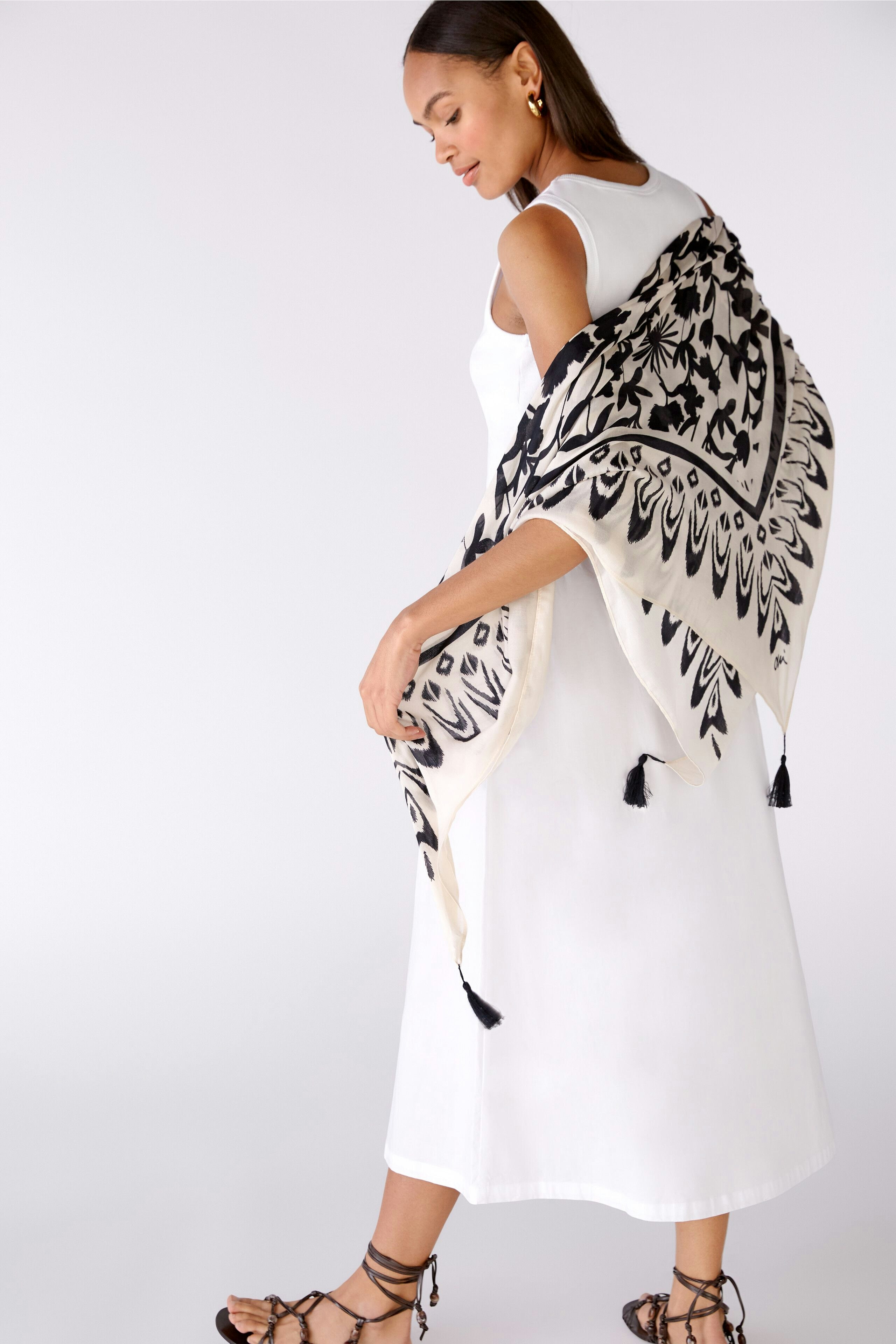 Bild 2 von Cloth 100% viscose in white brown | Oui