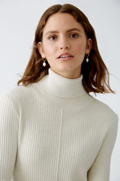 Bild 5 von Turtleneck pullover with silk and cashmere in offwhite | Oui