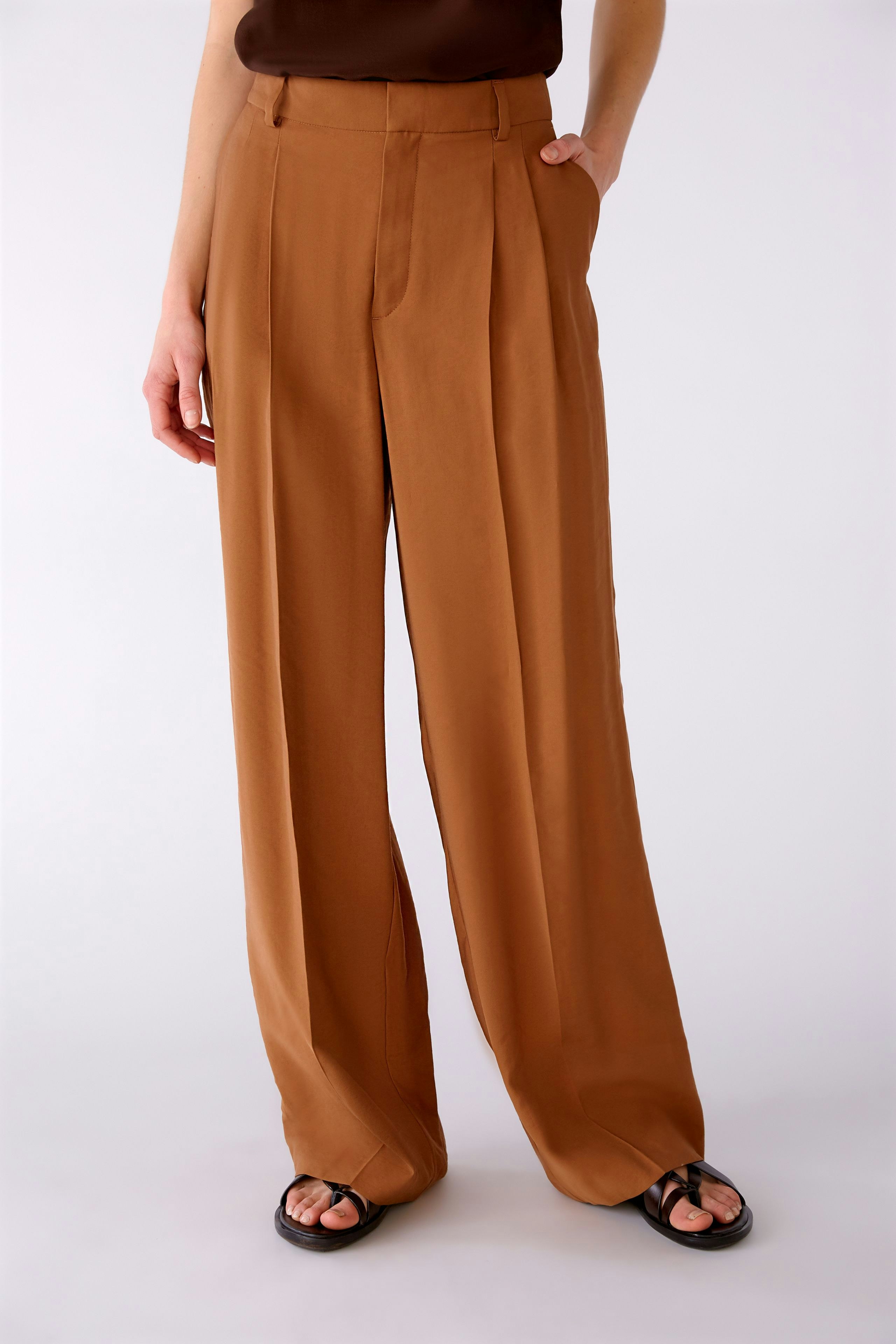 Bild 2 von Bundfaltenhose - toffee in toffee | Oui