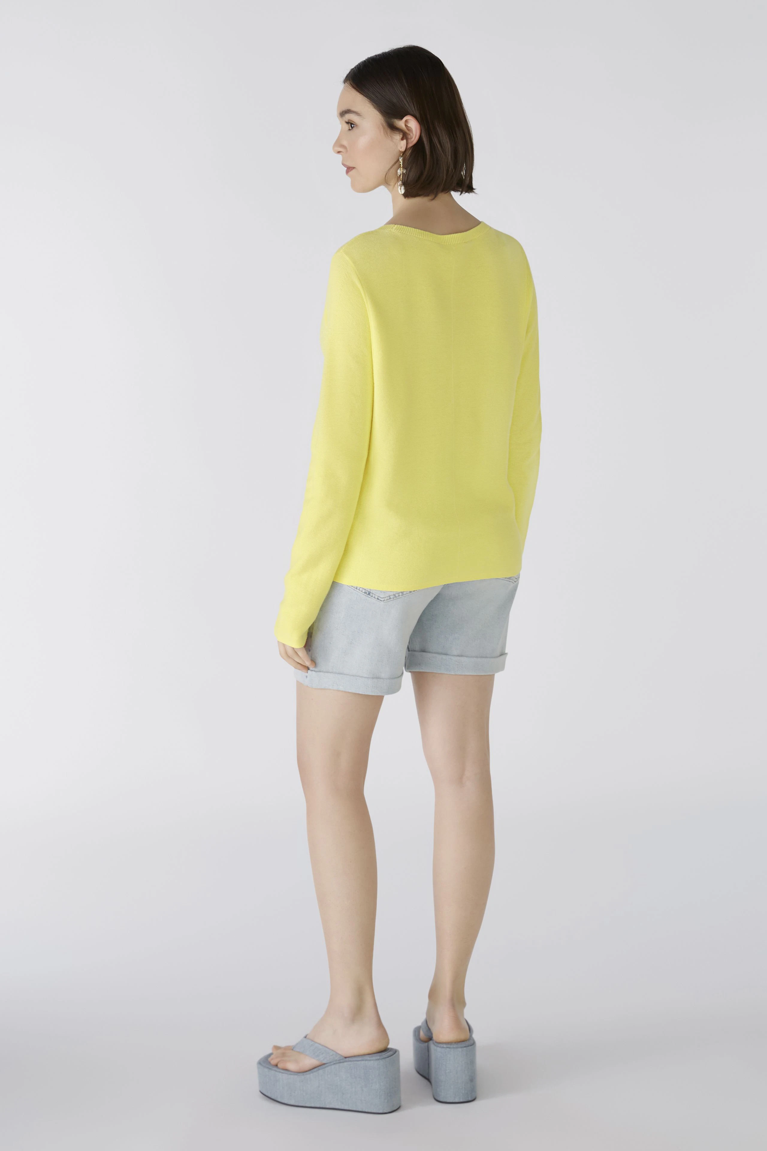 Image 3 of KEIKO pullover - yellow in yellow | Oui