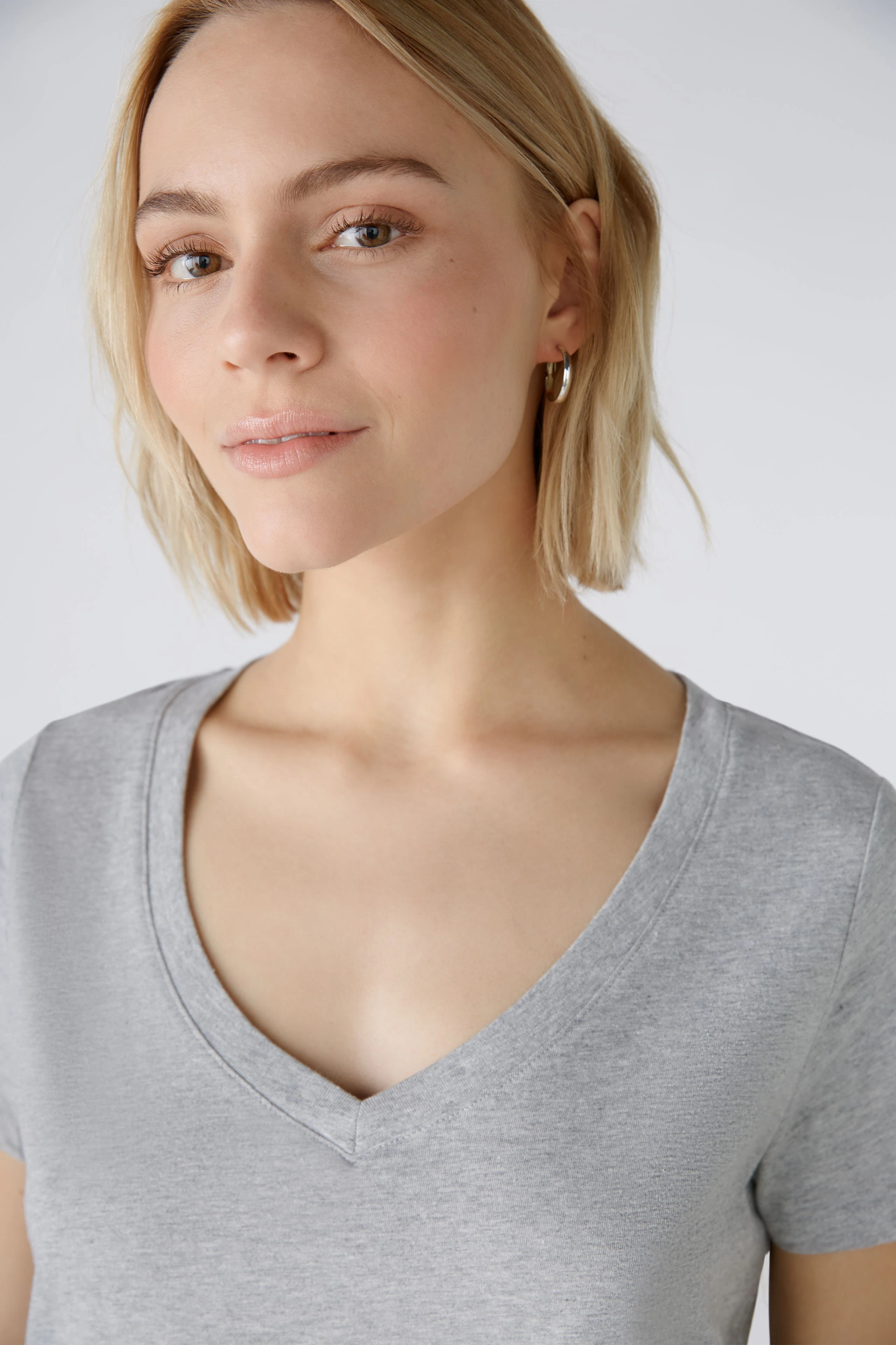 Image 5 of CARLI T-shirt - light grey in light grey | Oui