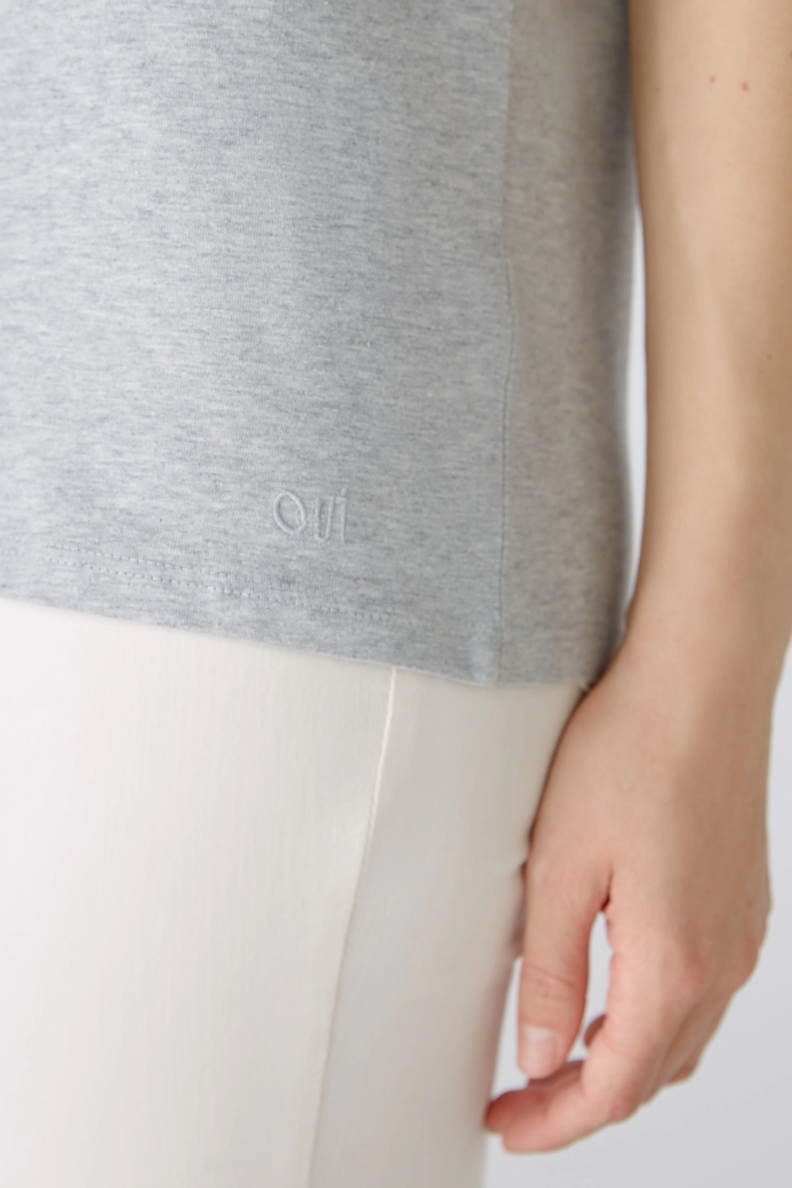 Image 6 of CARLI T-shirt - light grey in light grey | Oui