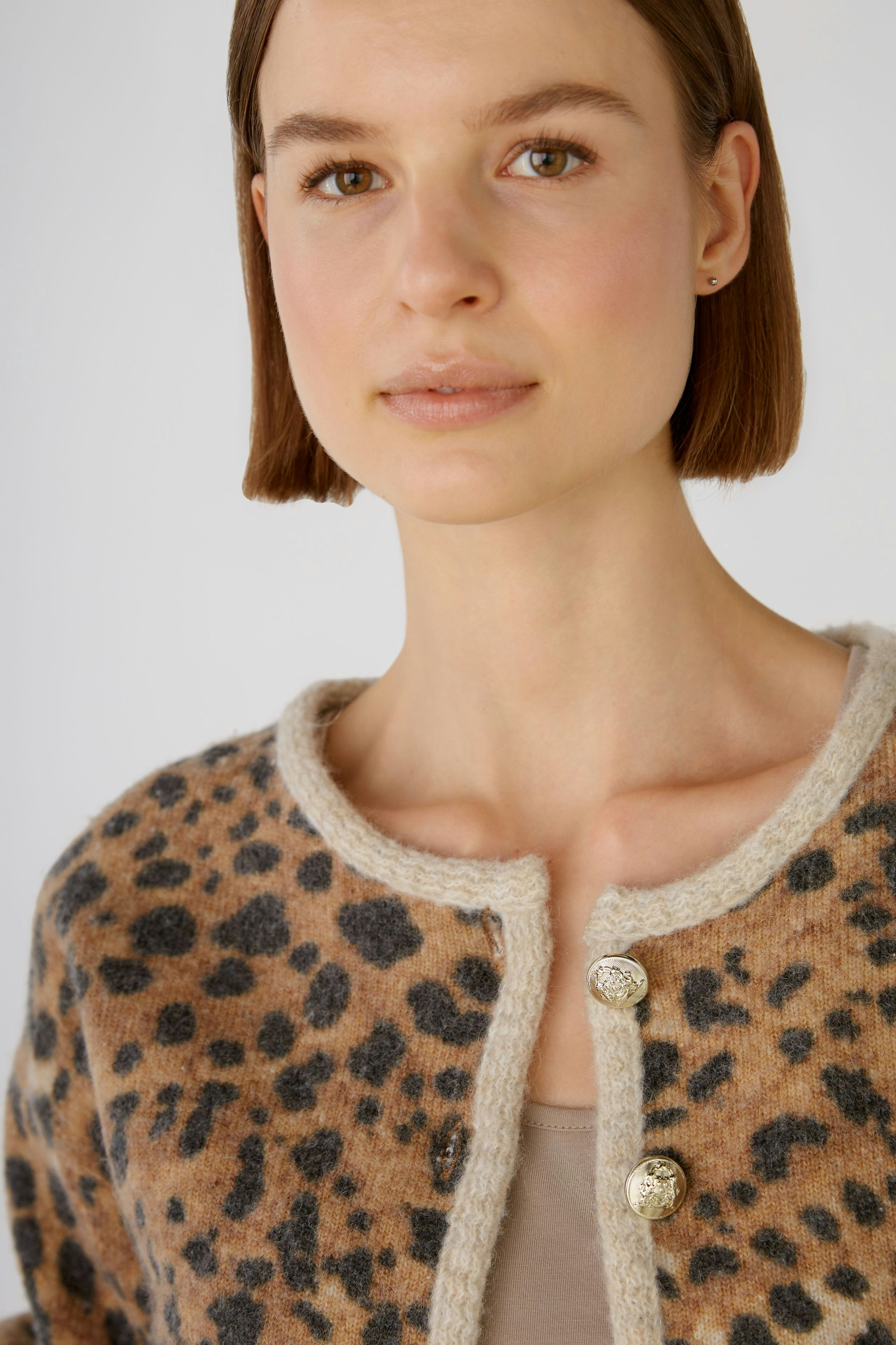 Bild 4 von Strickjacke - dark camel black in dark camel black | Oui