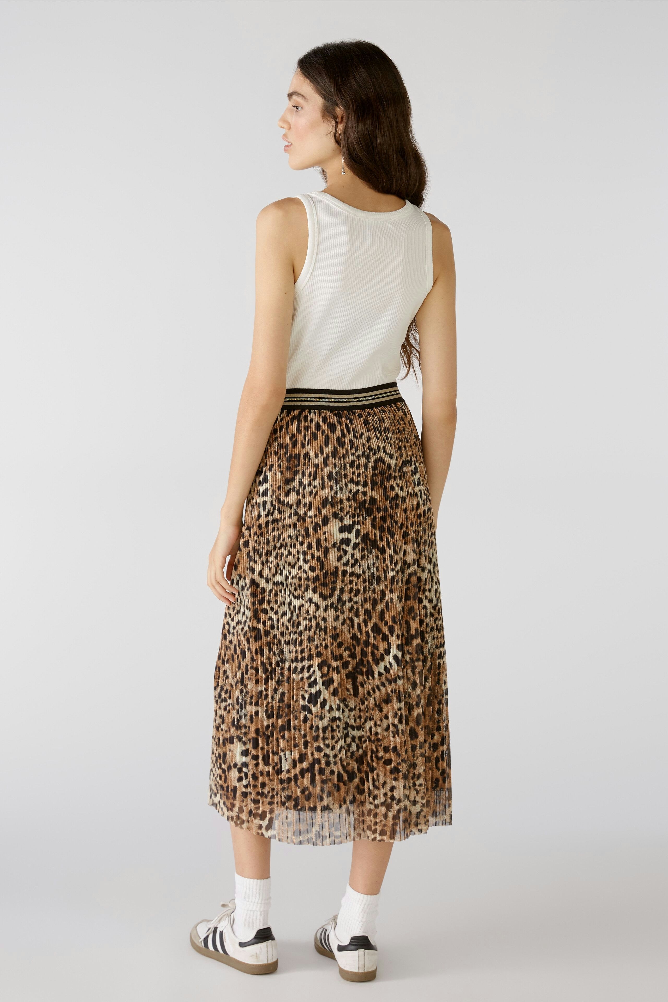 Bild 3 von Plise skirt - dark camel black in dark camel black | Oui