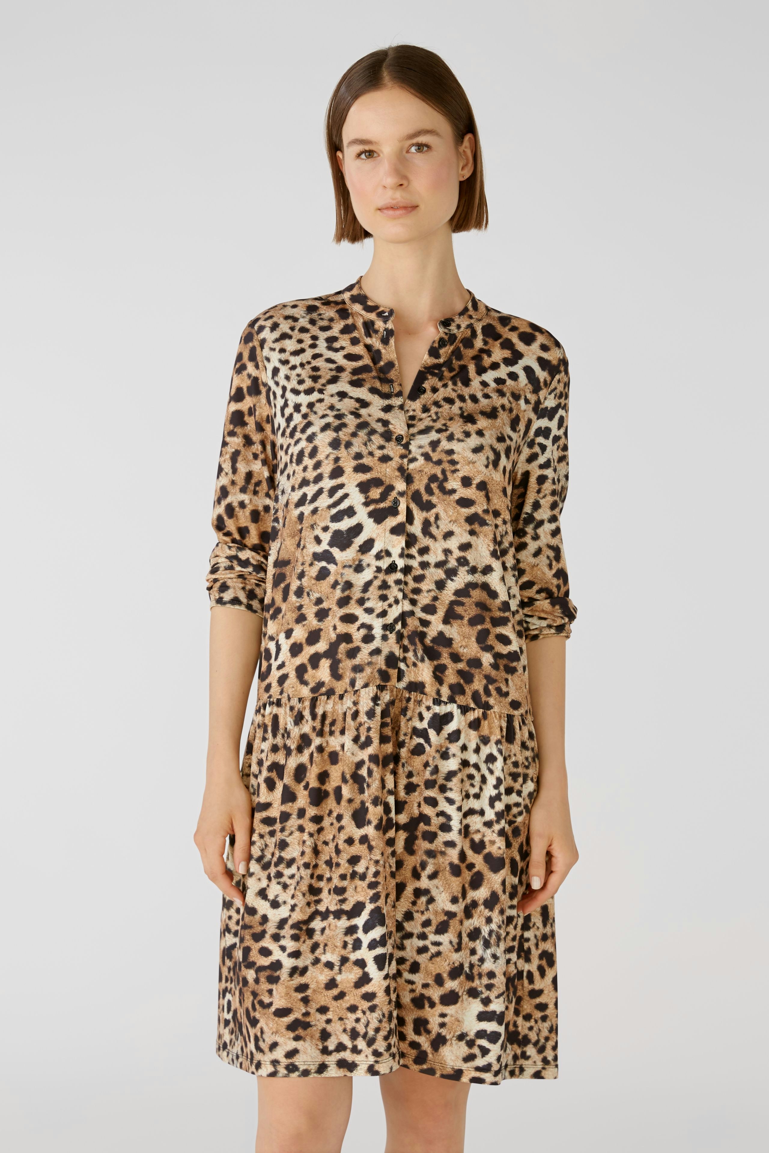 Bild 2 von Hanging dress - dark camel black in dark camel black | Oui