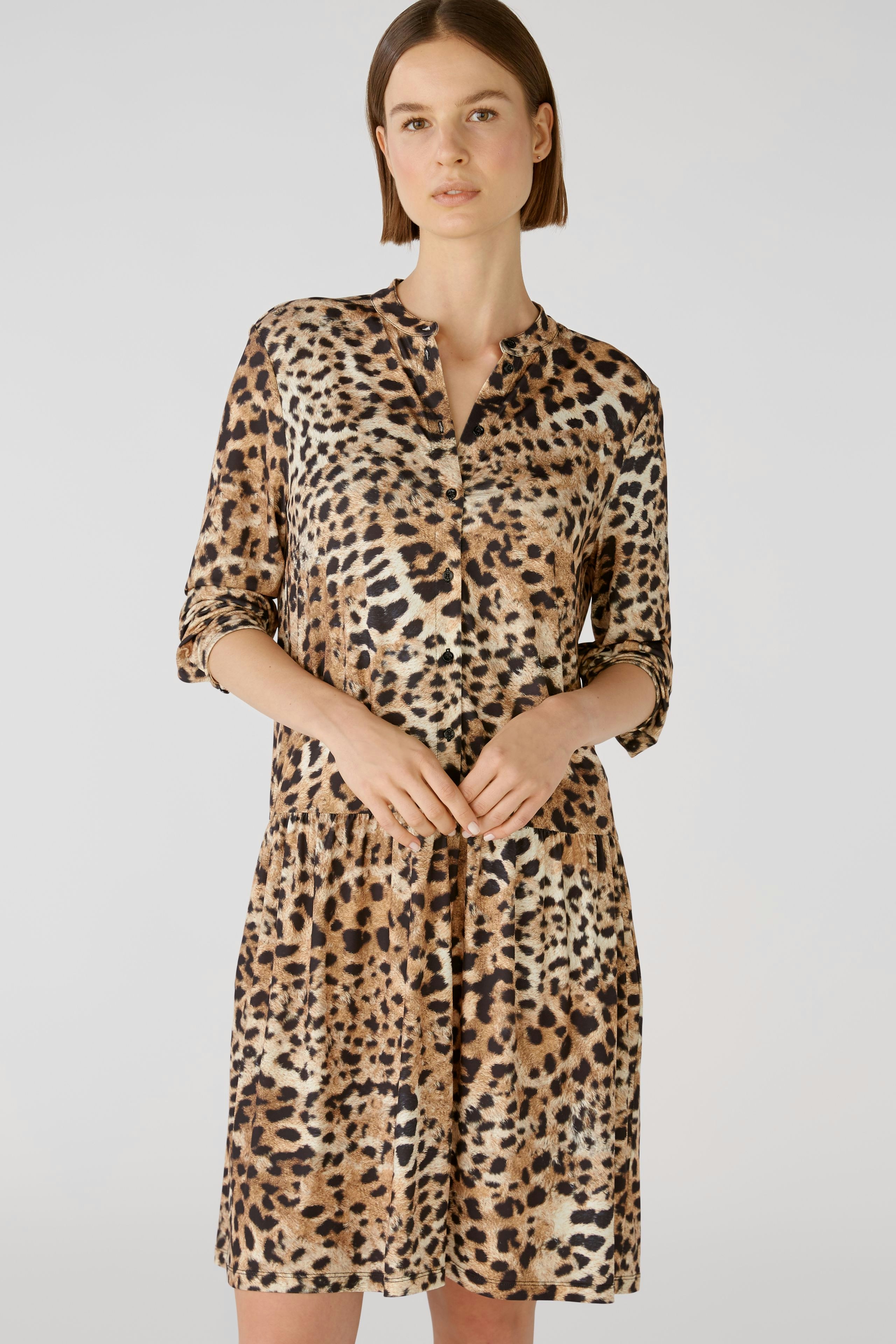 Bild 5 von Hanging dress - dark camel black in dark camel black | Oui