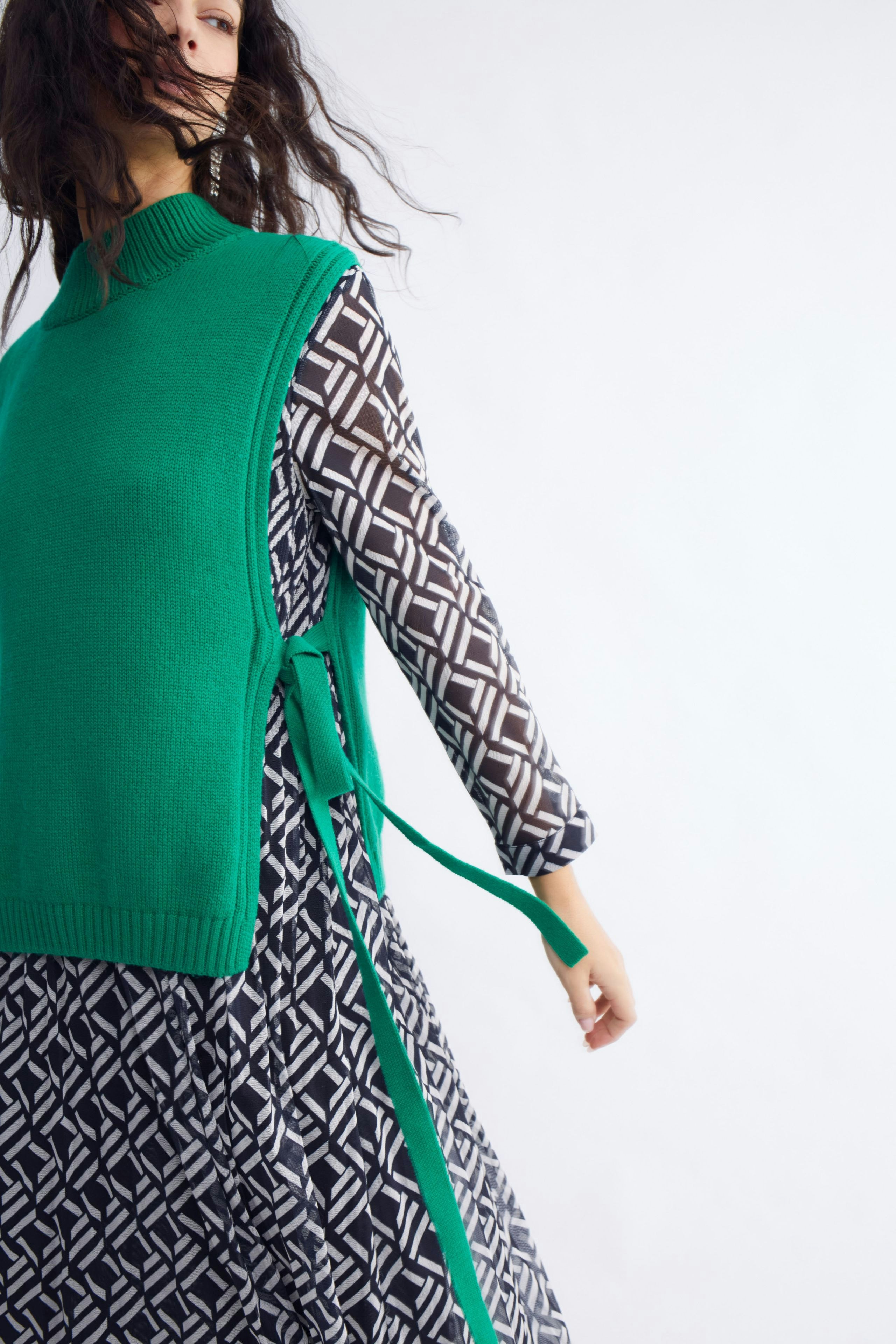 Bild 6 von Pleated dress - black offwhite in black offwhite | Oui