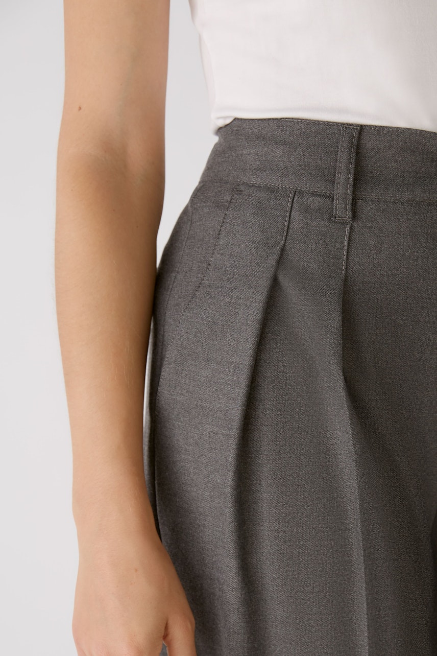 Bild 4 von Pleated trousers - dark grey in dark grey | Oui