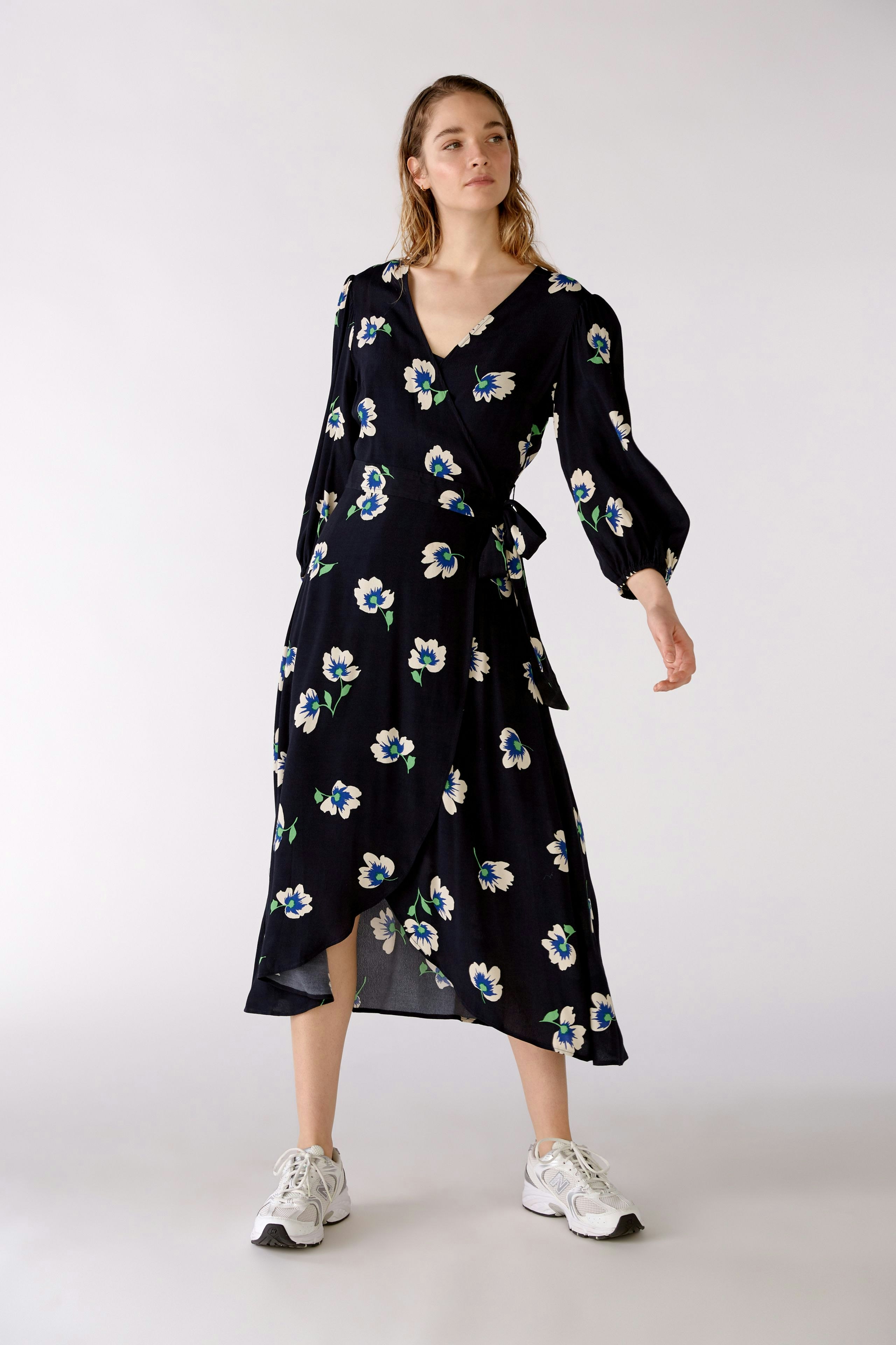 Bild 2 von Wrap dress - dark blue white in dark blue white | Oui