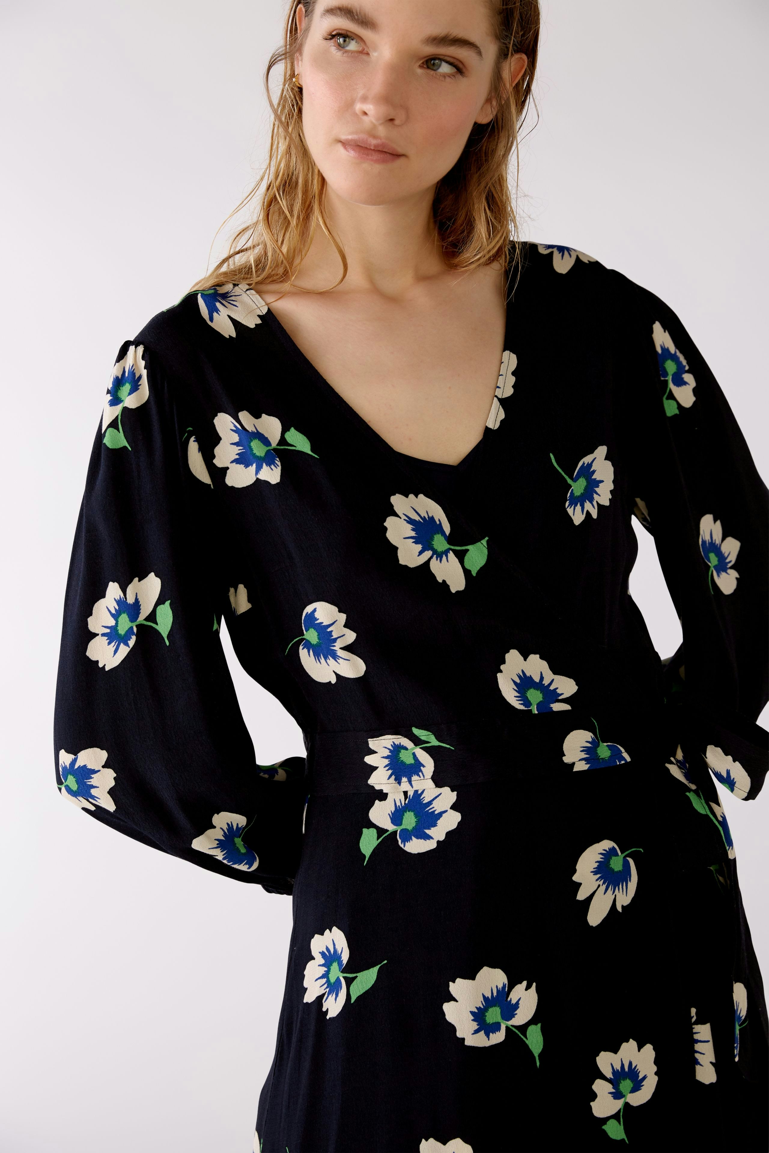 Bild 5 von Wrap dress - dark blue white in dark blue white | Oui