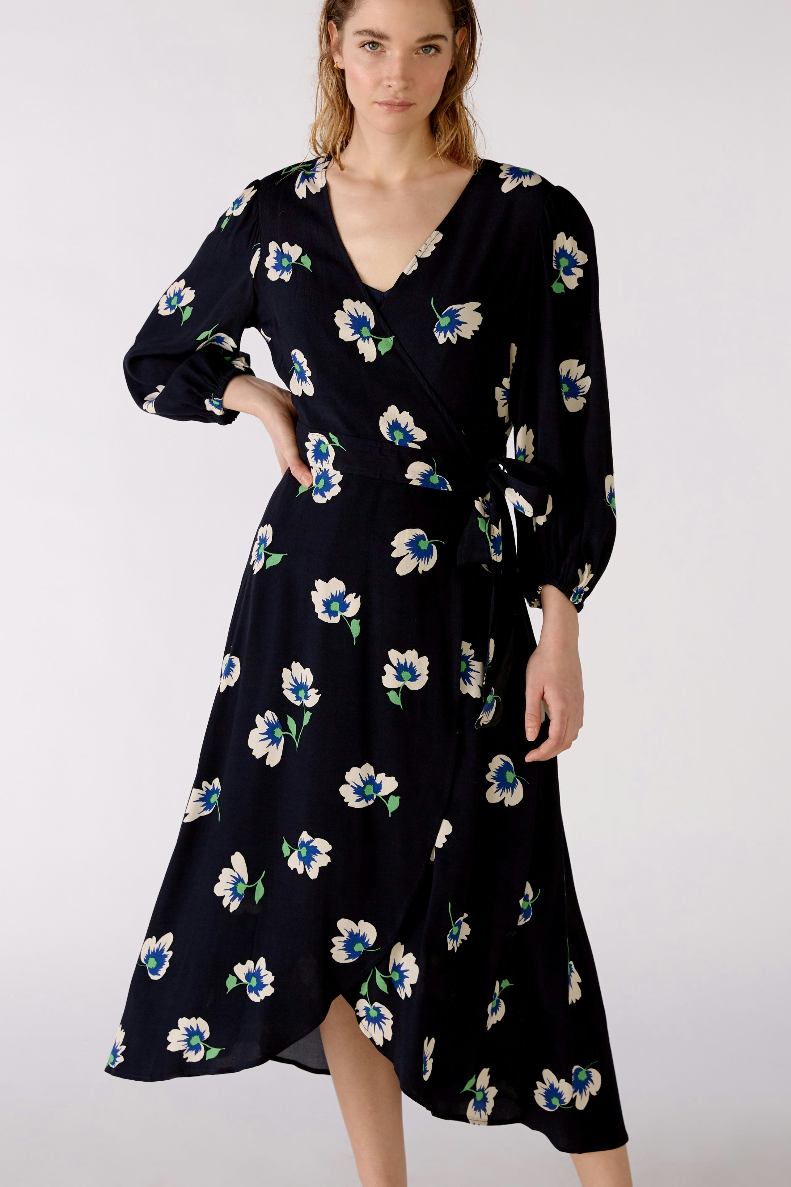 Bild 6 von Wrap dress - dark blue white in dark blue white | Oui