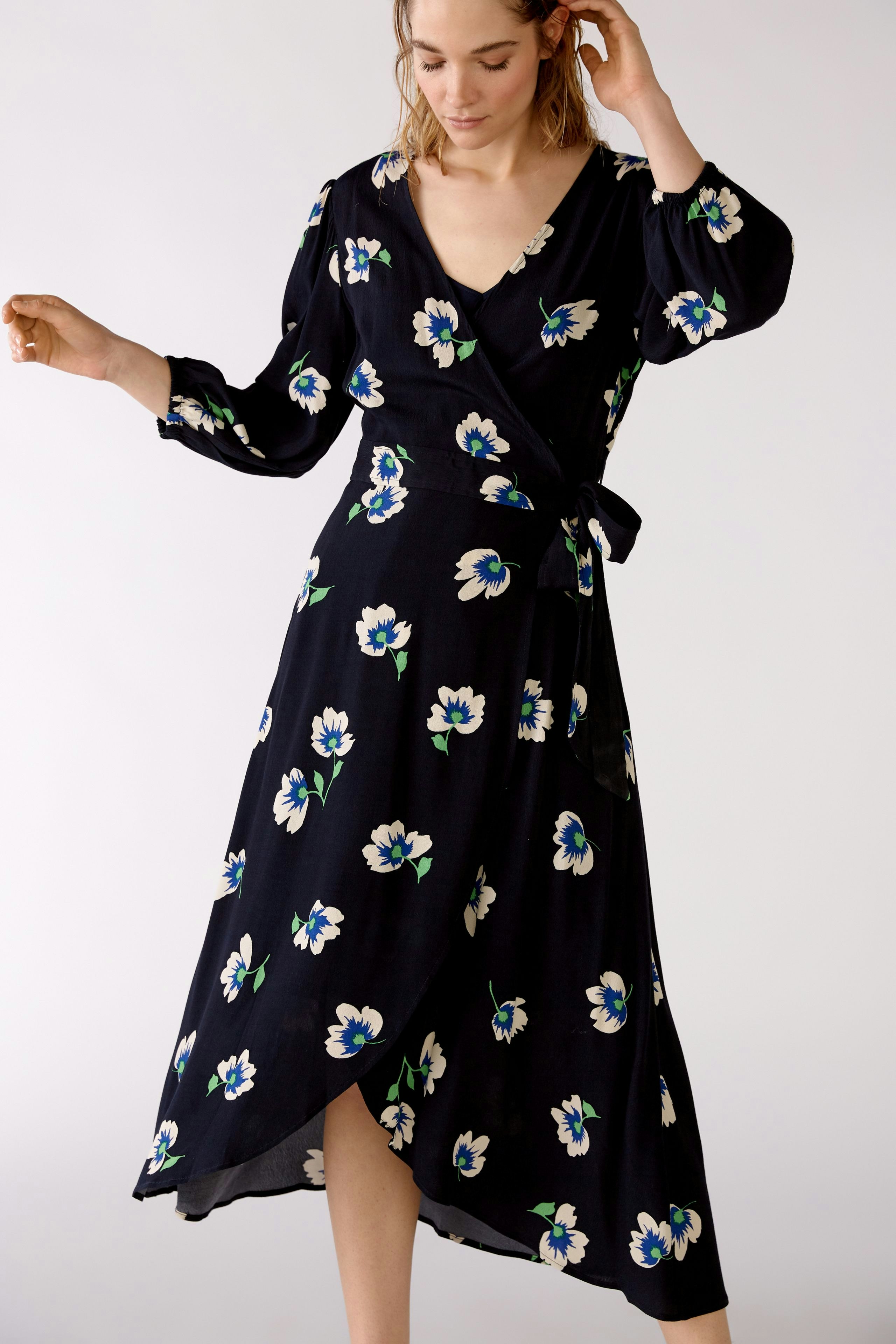 Bild 1 von Wrap dress - dark blue white in dark blue white | Oui